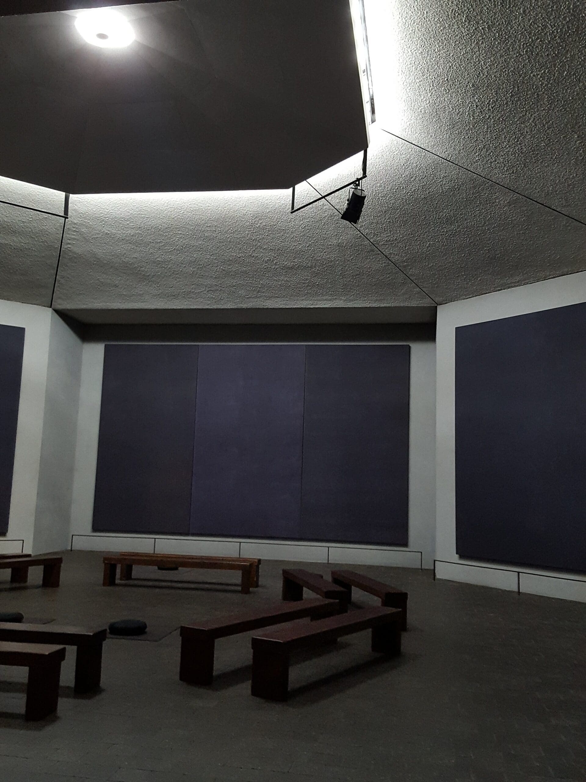 Rothko_chapel_interior